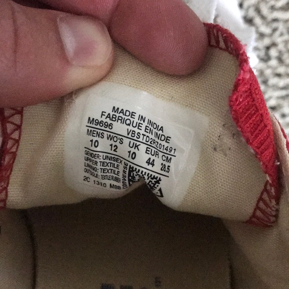 Converse Chuck Taylor’s (RED) - Picture 4 of 4